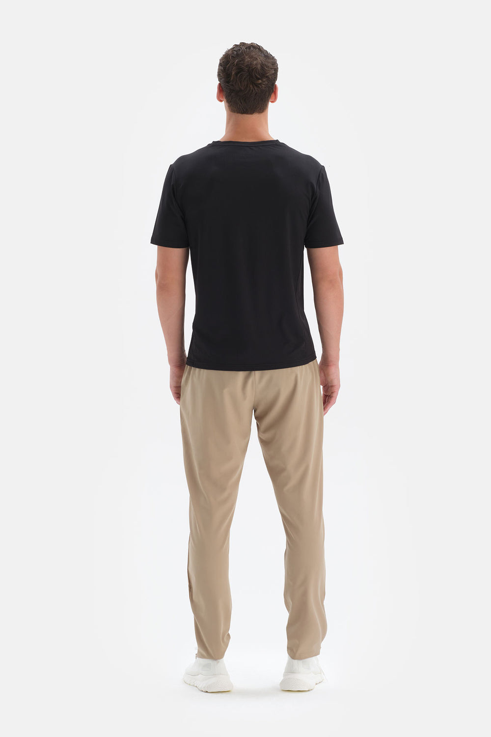 BLACK T-SHIRT
