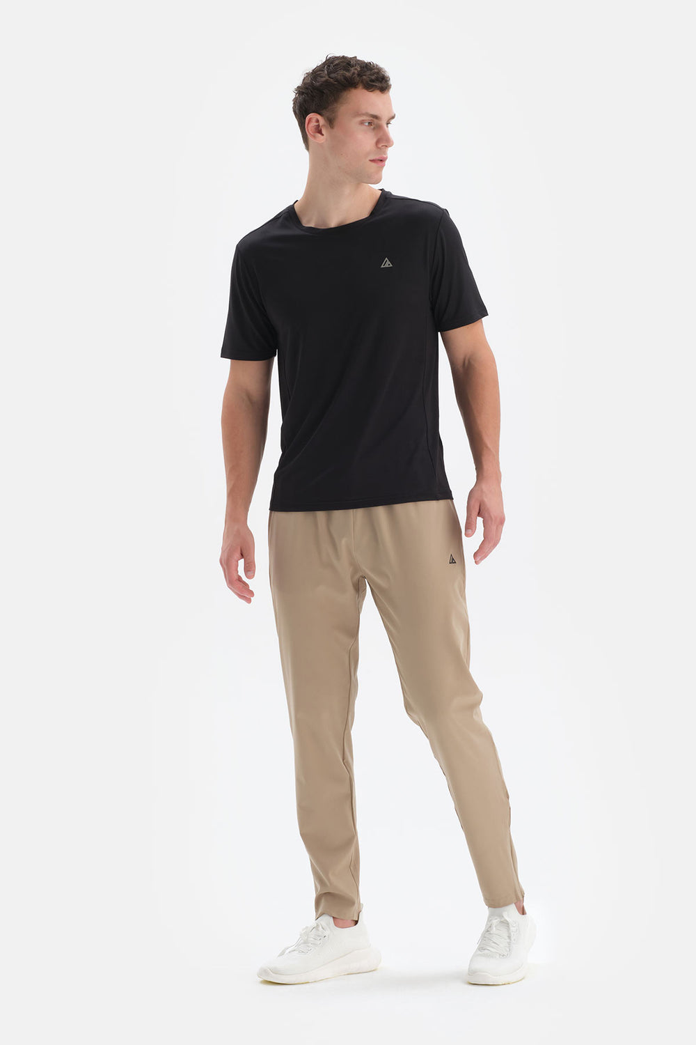BLACK T-SHIRT
