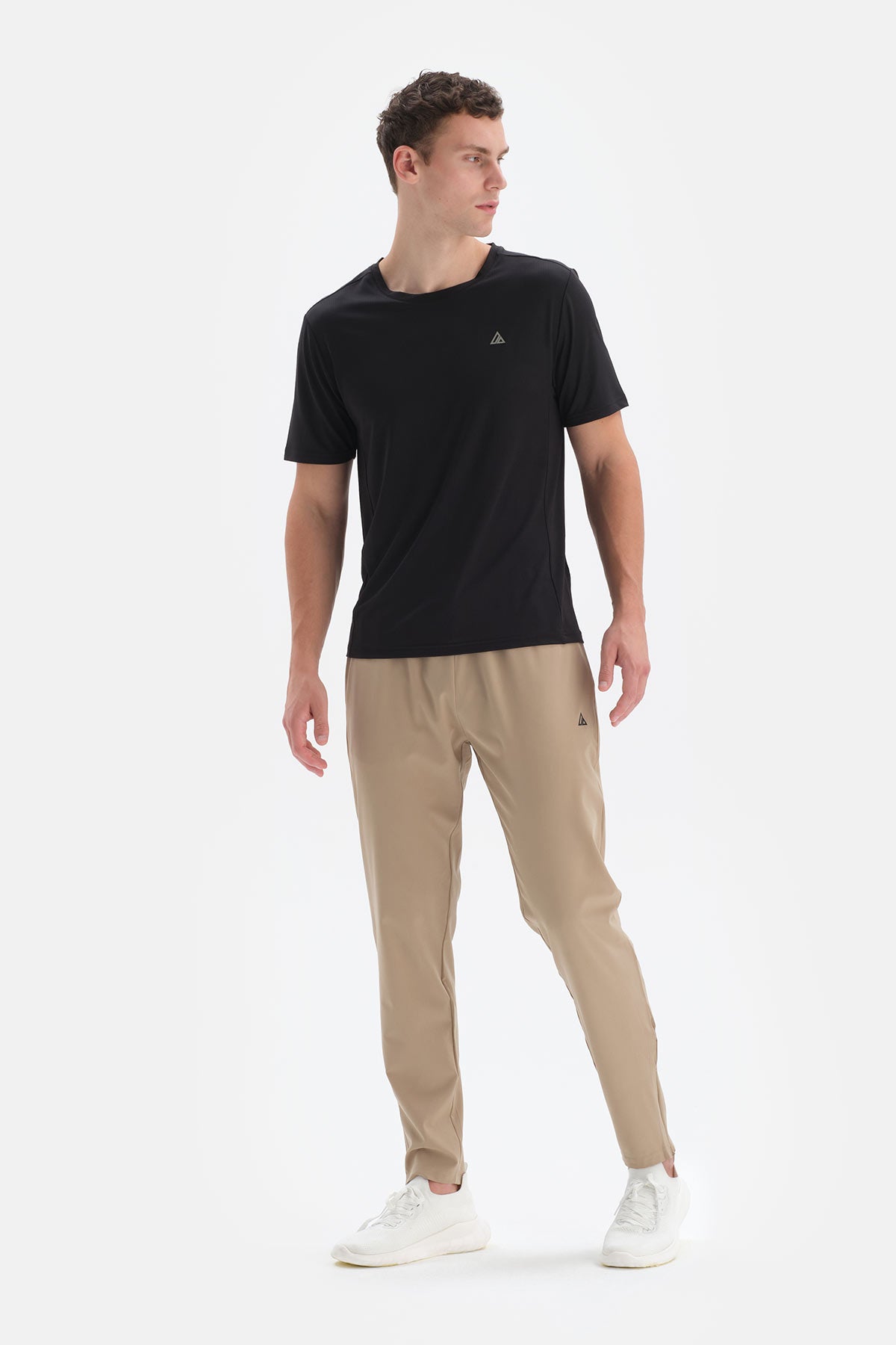 BLACK T-SHIRT