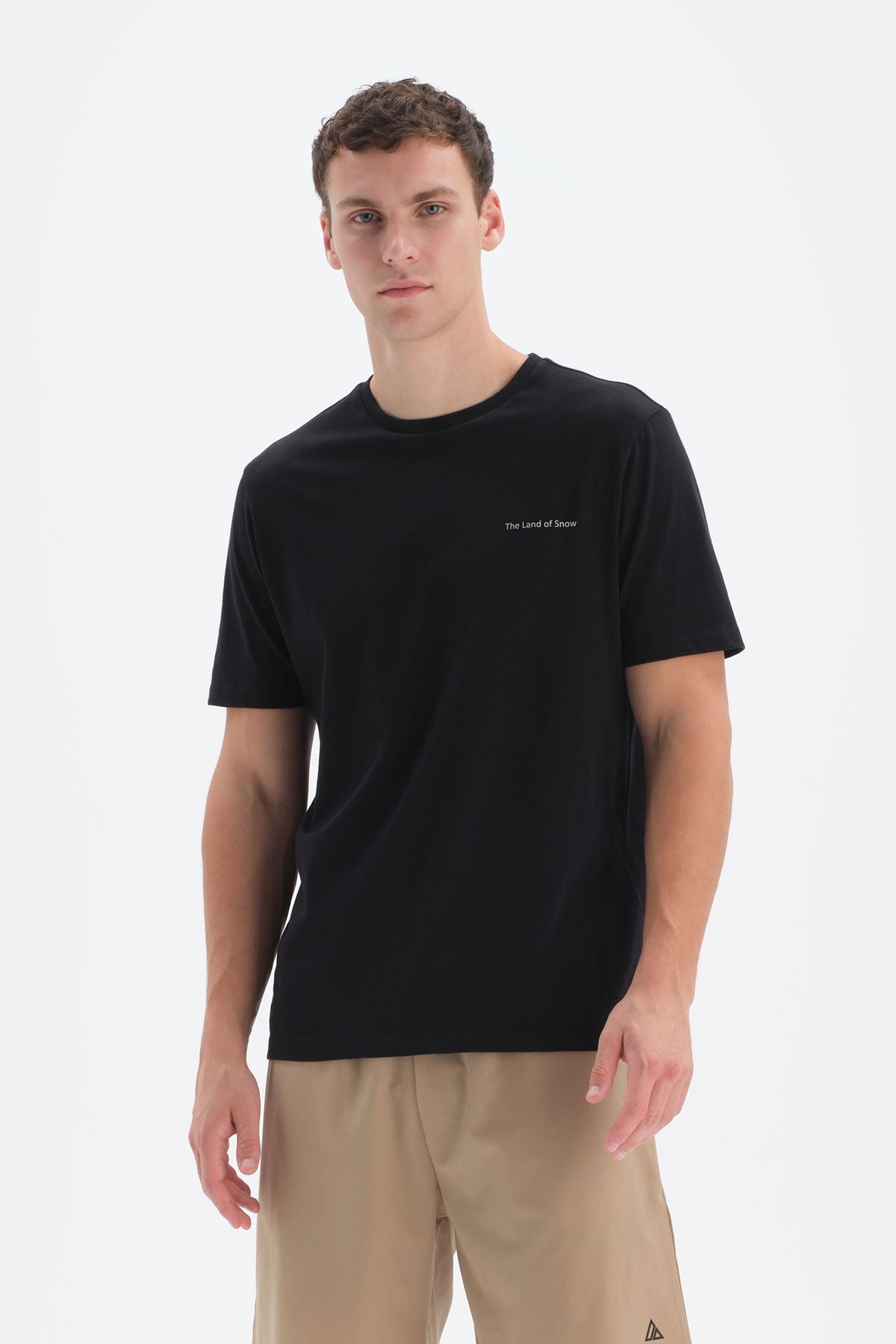 BLACK T-SHIRT
