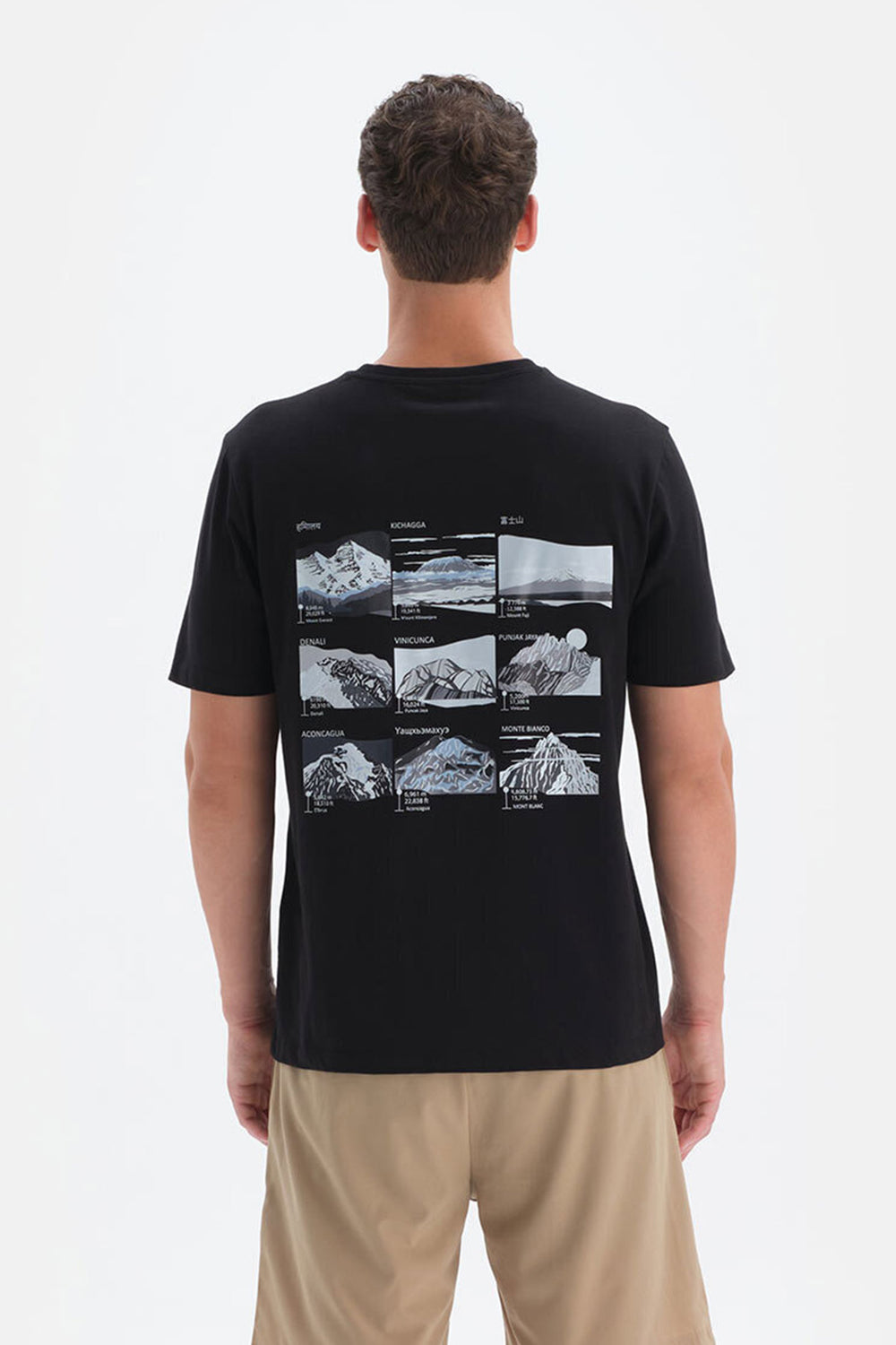 BLACK T-SHIRT