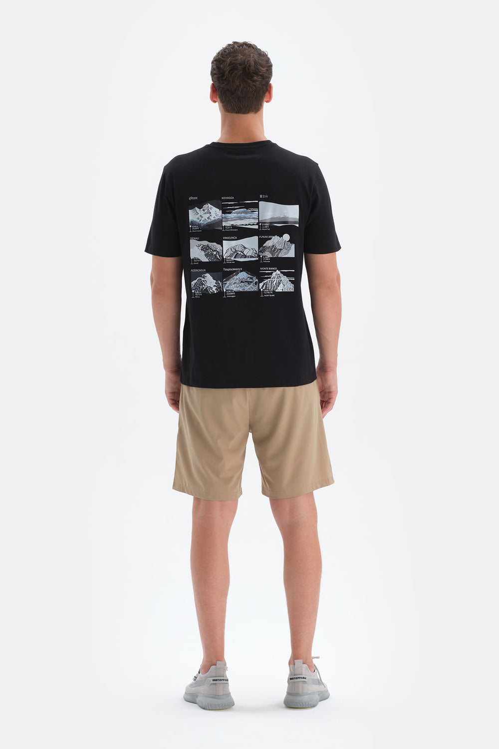 BLACK T-SHIRT