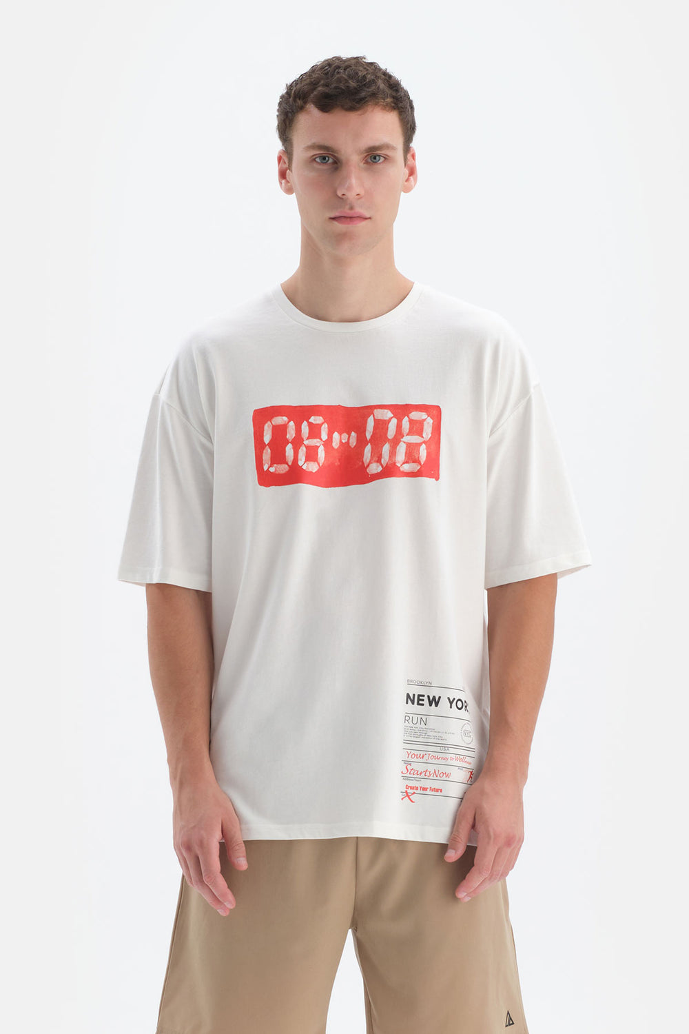 WHITE T-SHIRT