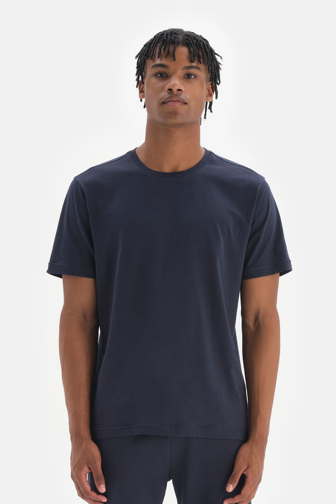 NAVY T-SHIRT