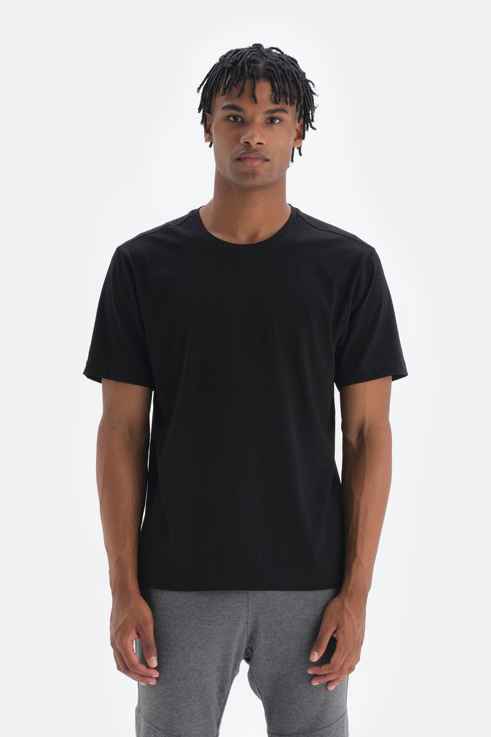 BLACK T-SHIRT