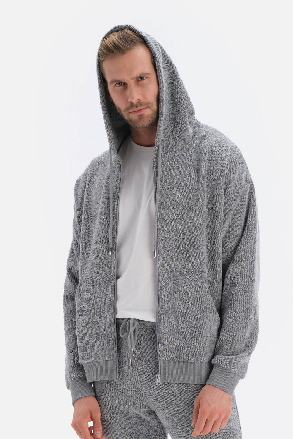 GREY SWEATSHIRT