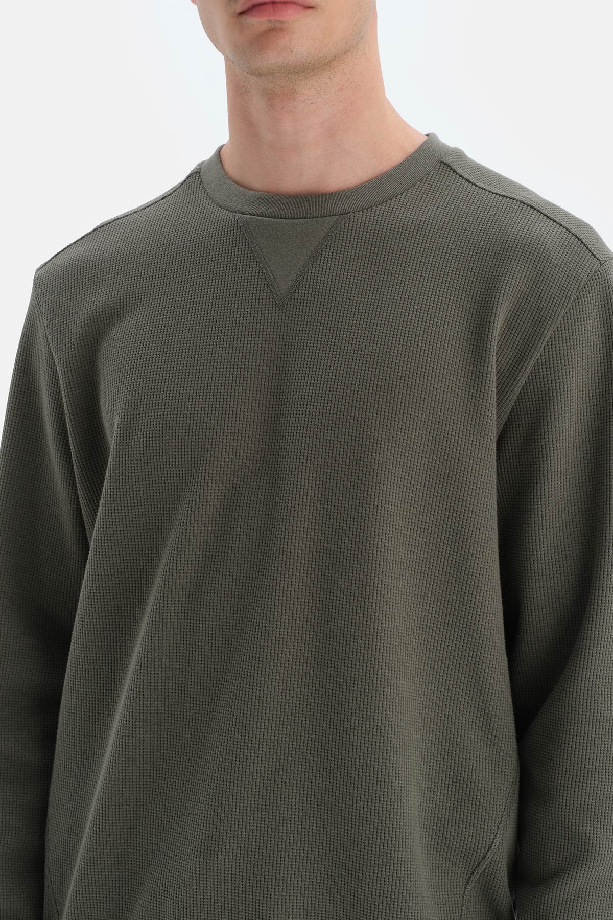 KHAKI SWEATSHIRT