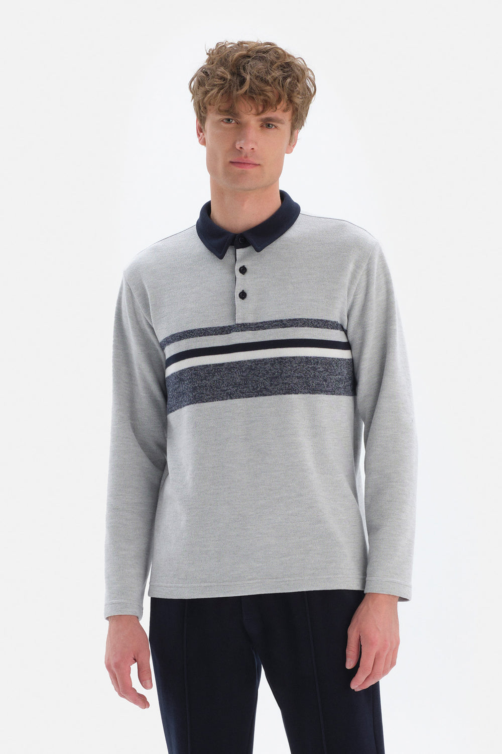 GREY SWEATSHIRT