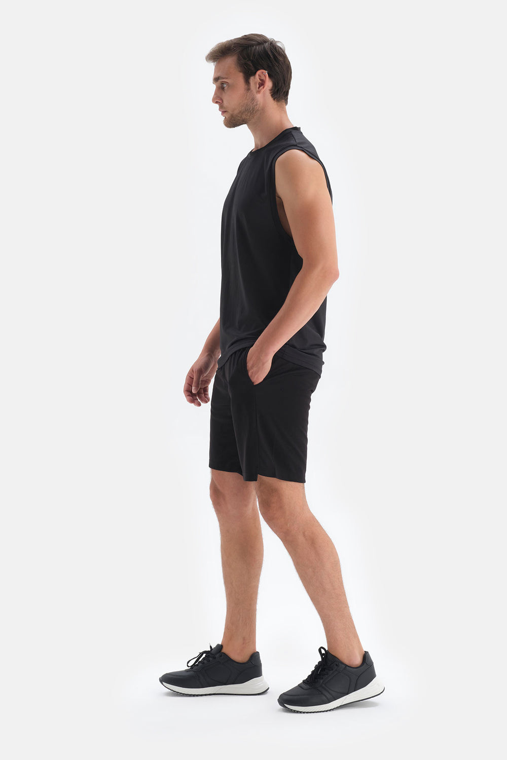 BLACK SHORT
