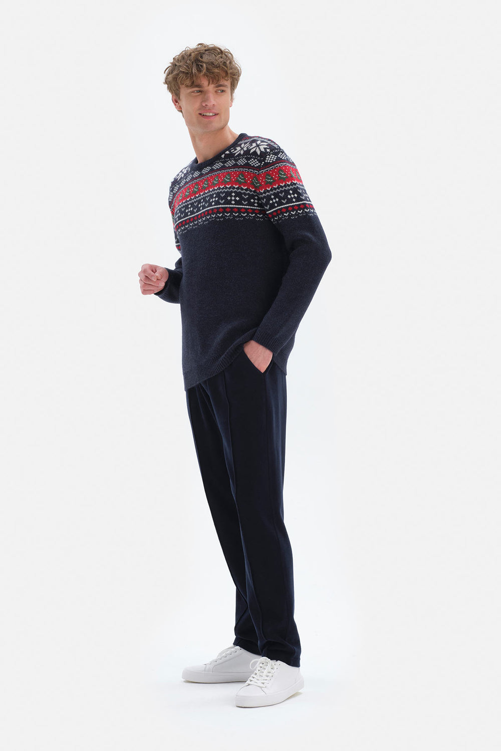 NAVY PULLOVER