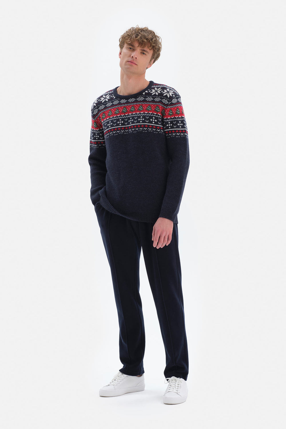 NAVY PULLOVER