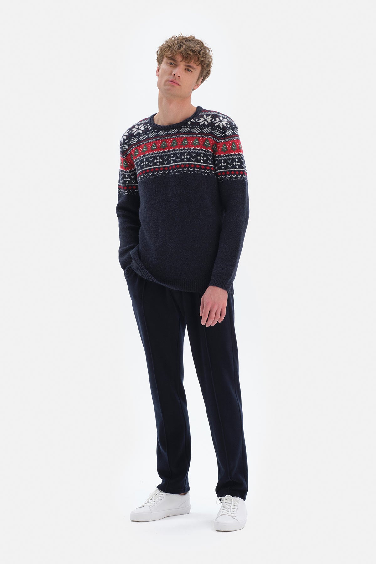 NAVY PULLOVER