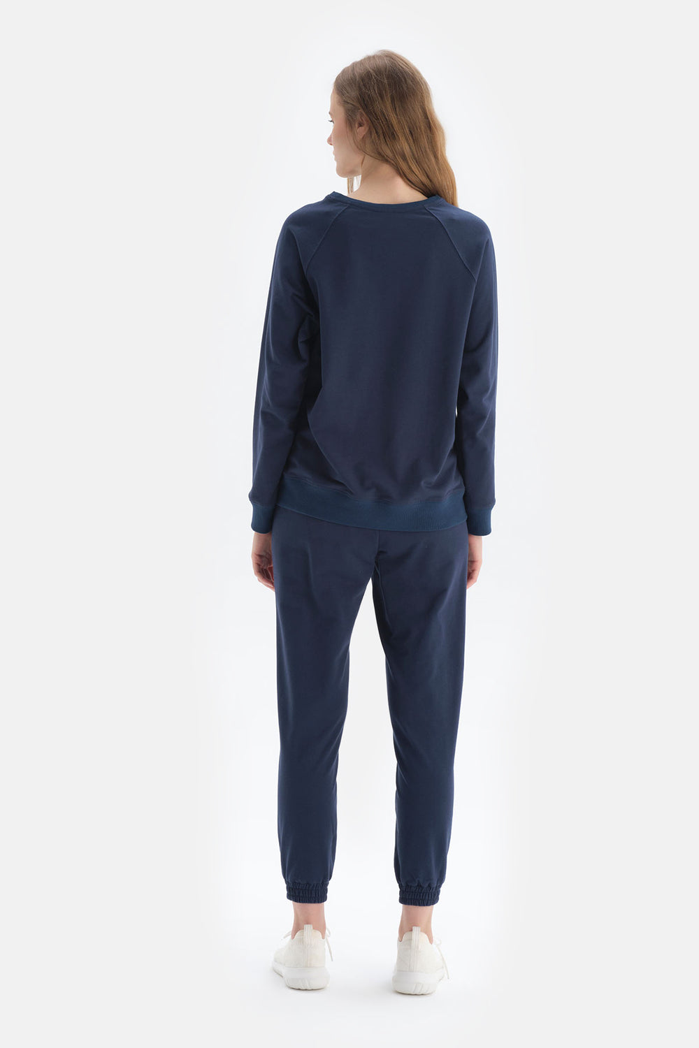 NAVY SWEATSHIRT