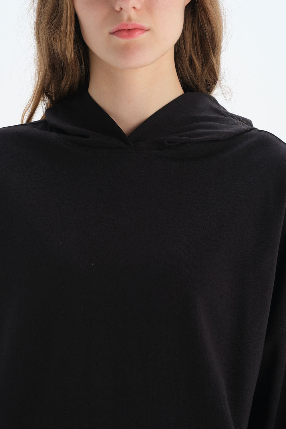 BLACK SWEATSHIRT