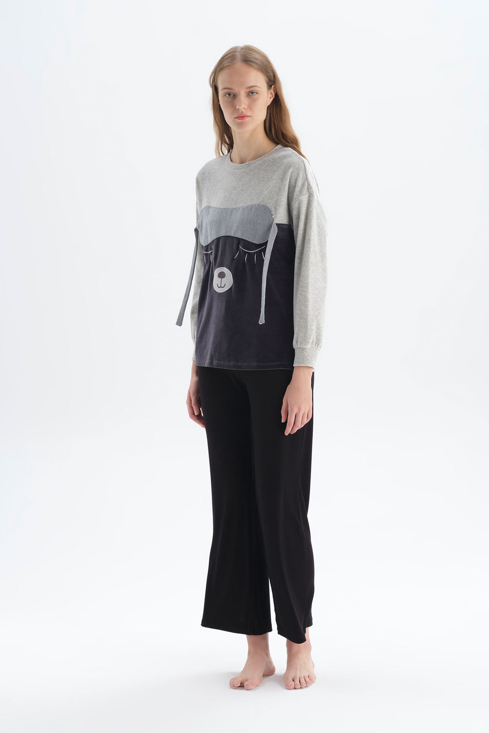 GREY SWEATSHIRT