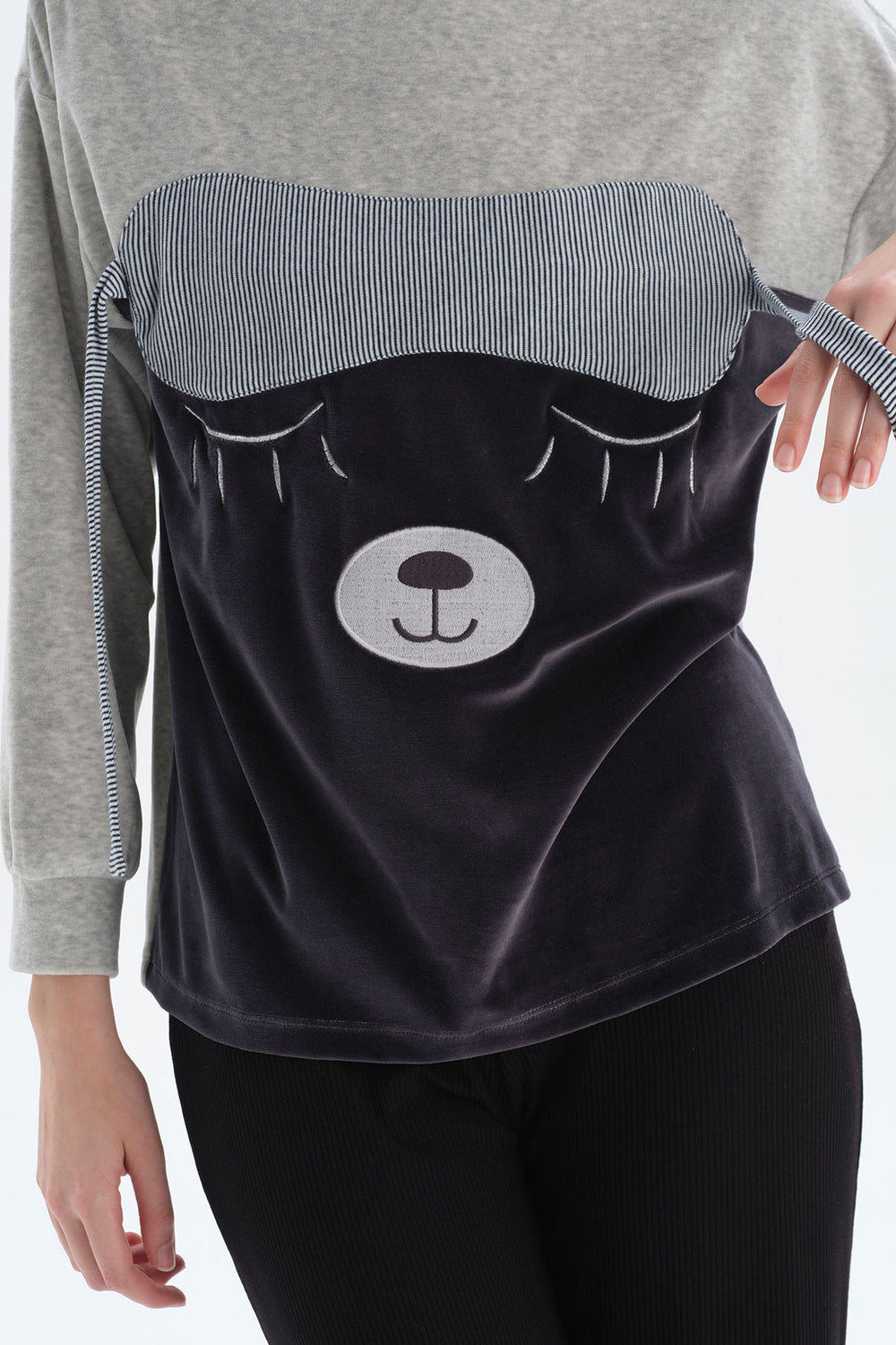 GREY SWEATSHIRT