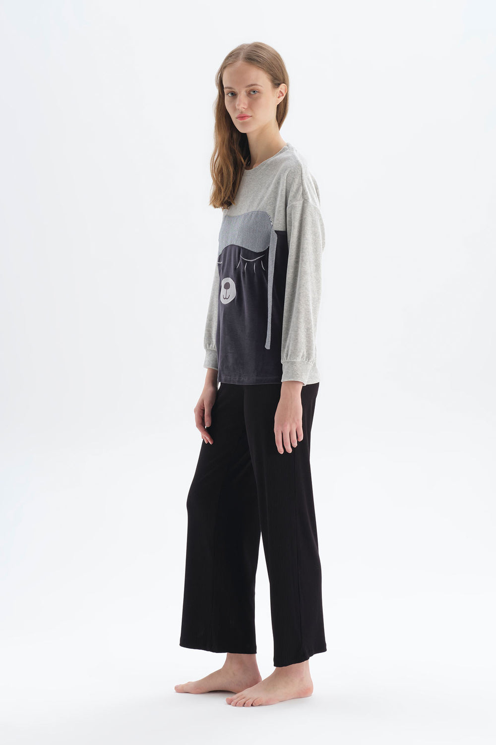 GREY SWEATSHIRT