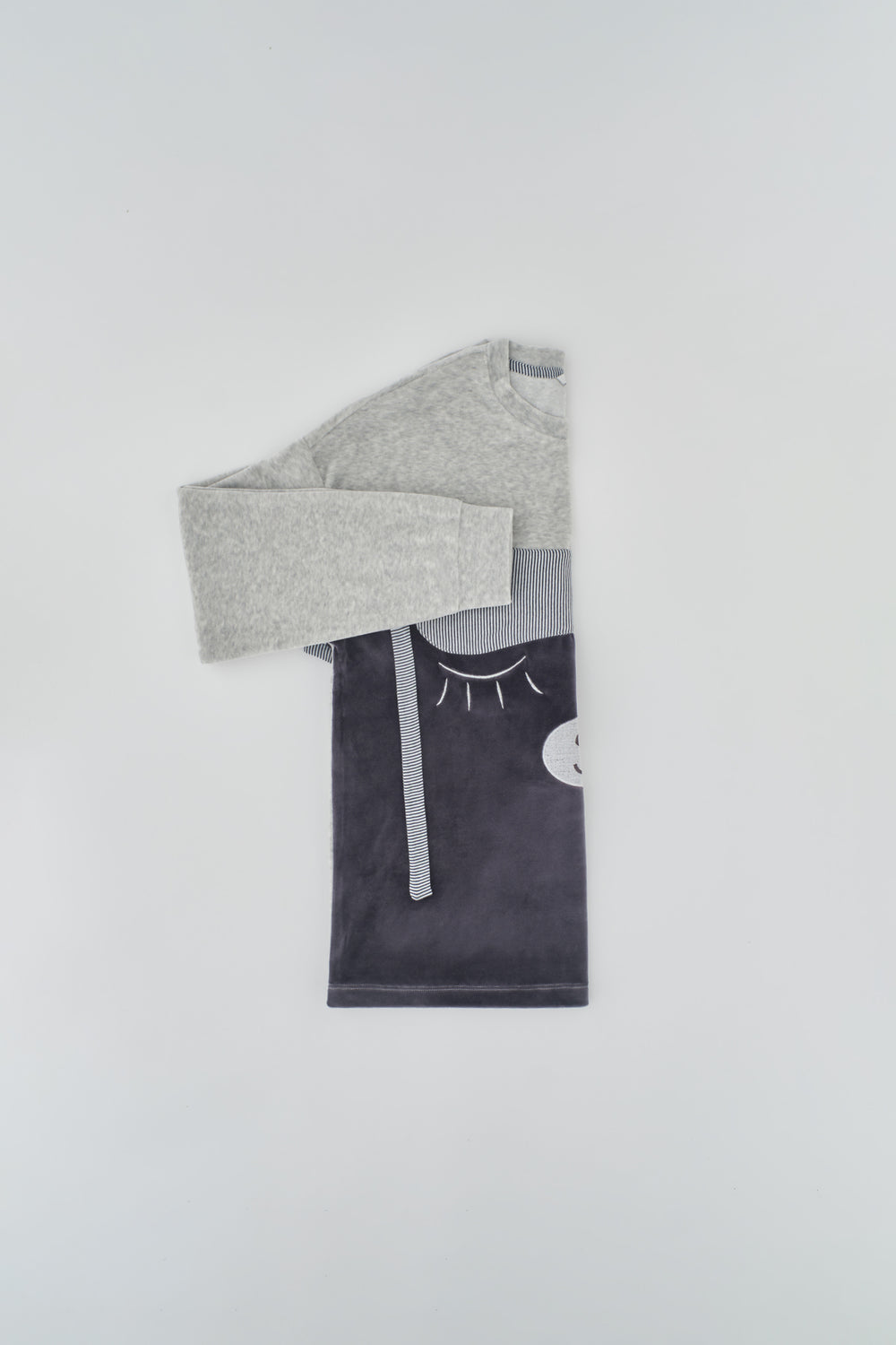 GREY SWEATSHIRT