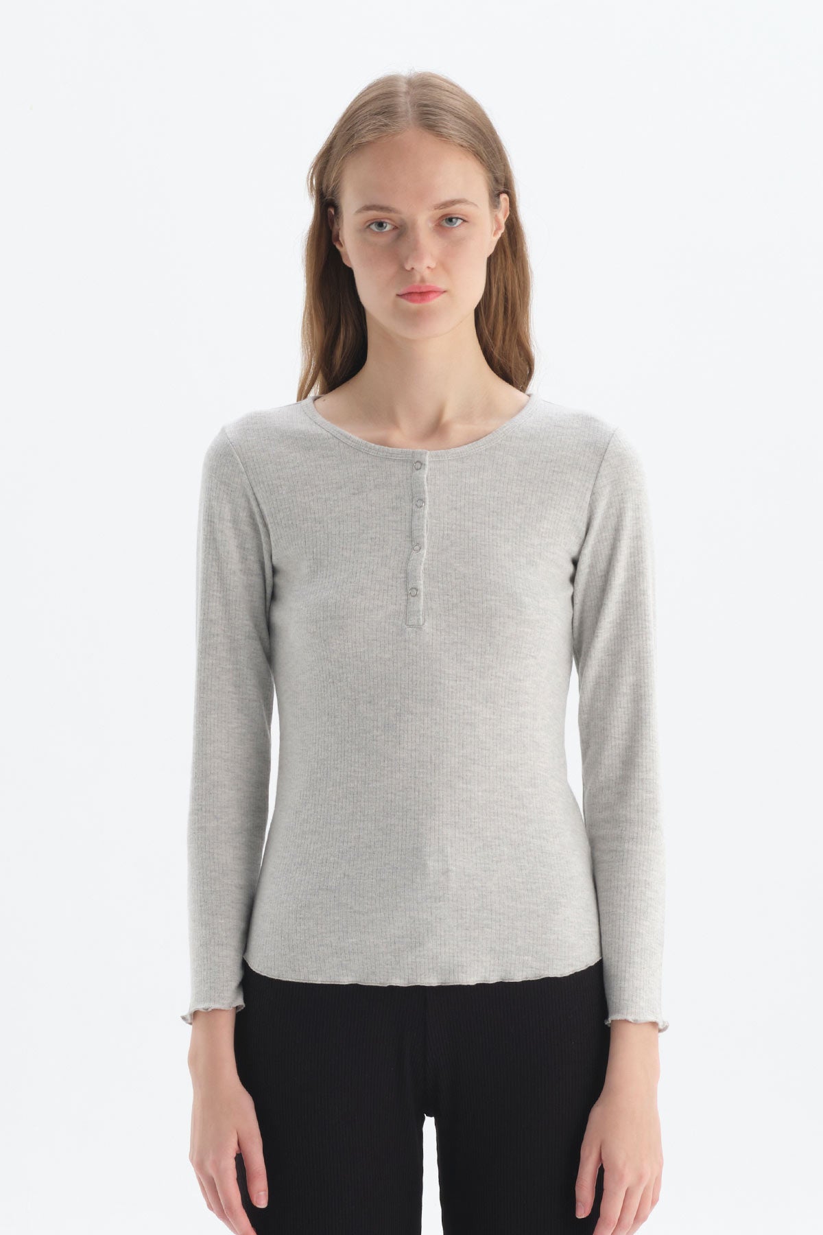 GREY T-SHIRT