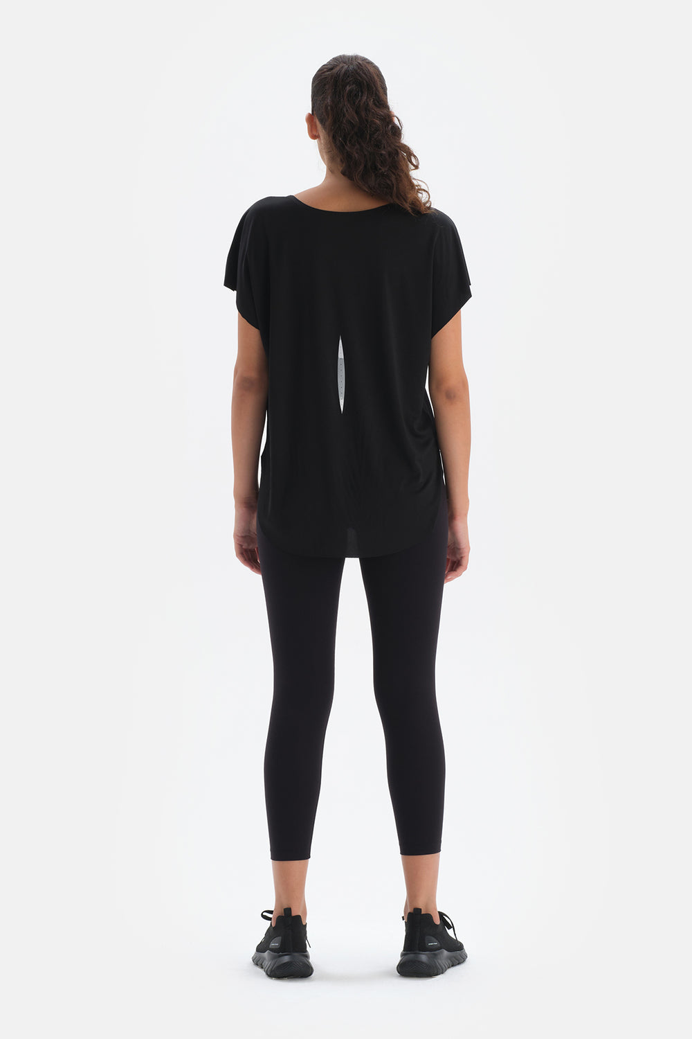 BLACK T-SHIRT