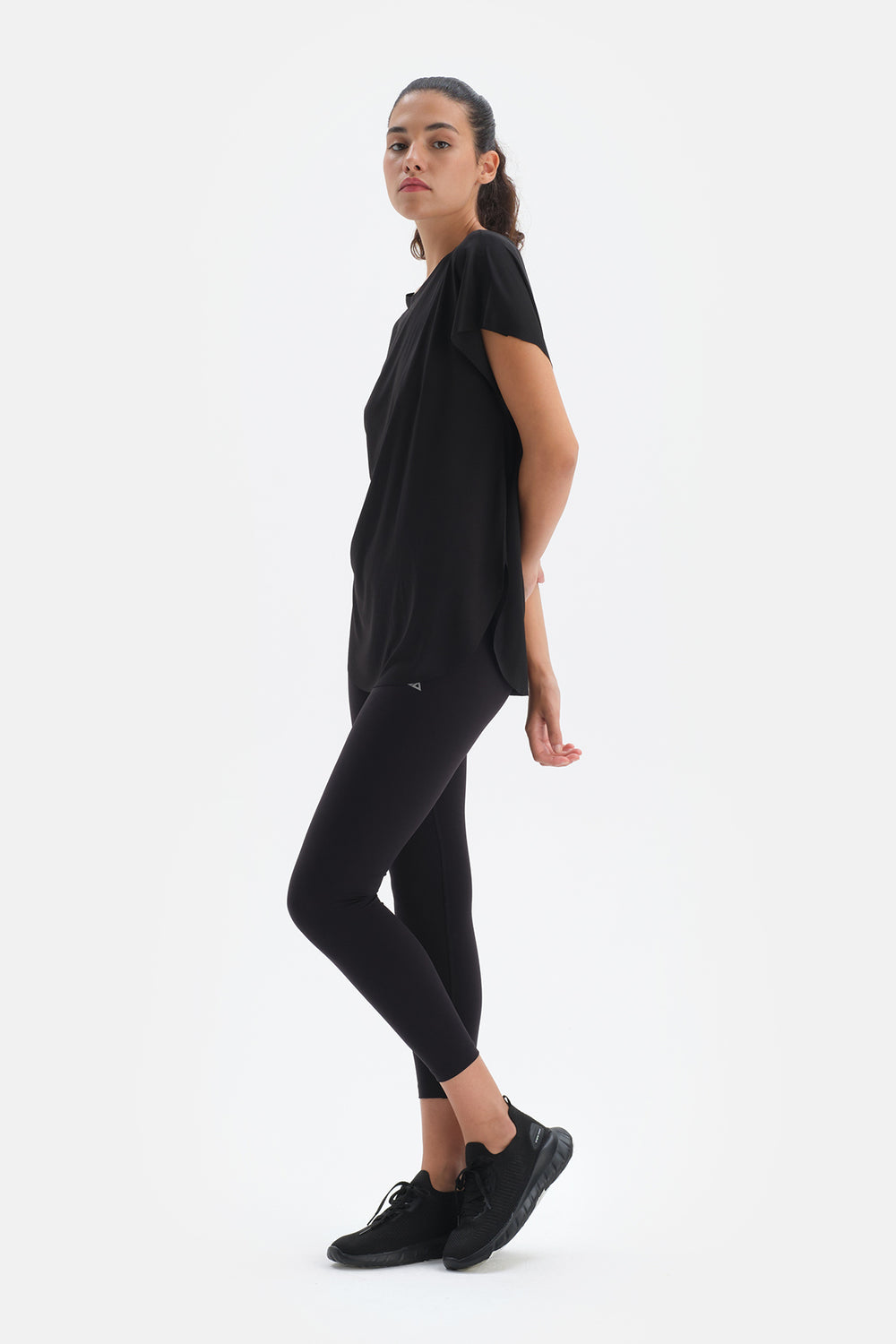 BLACK T-SHIRT
