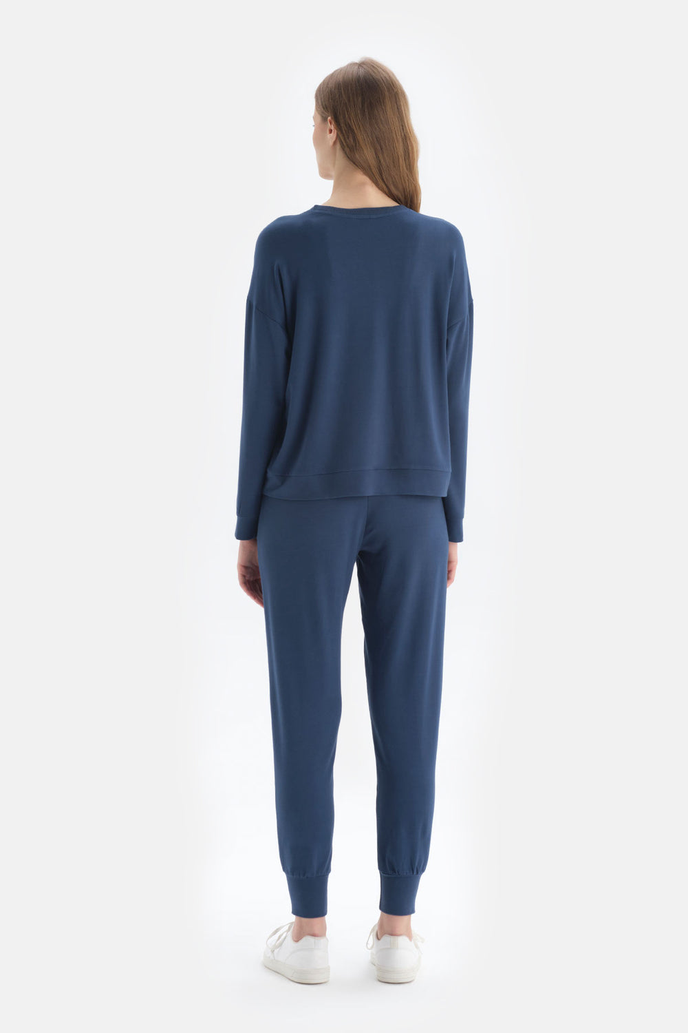 NAVY SWEATSHIRT