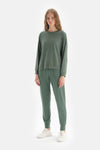 GREEN SWEATSHIRT