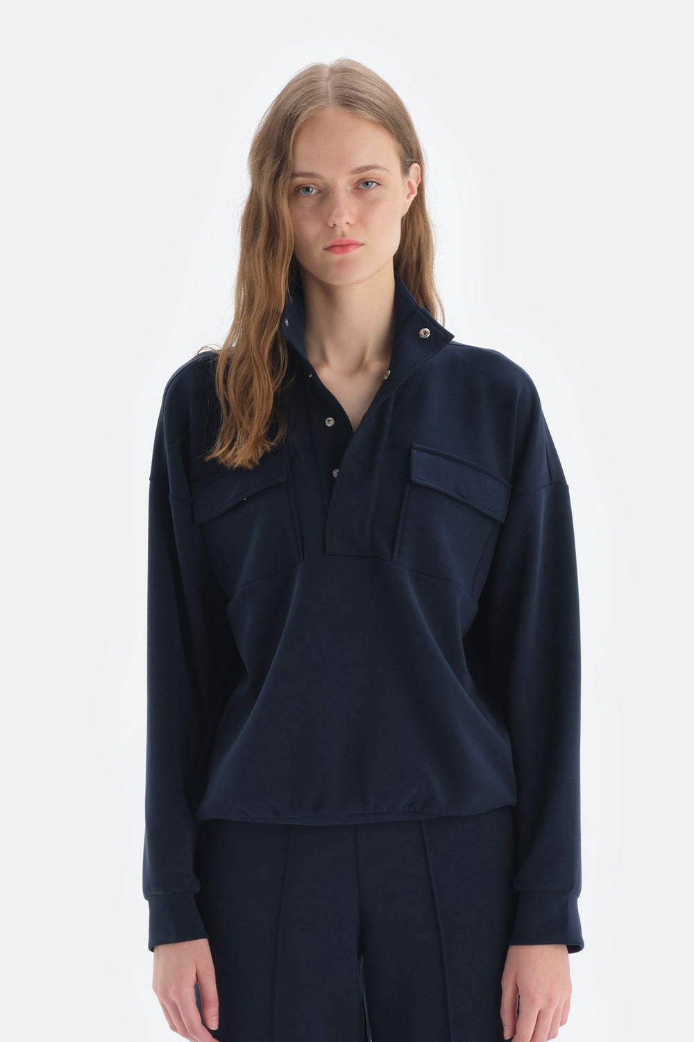 NAVY SWEATSHIRT