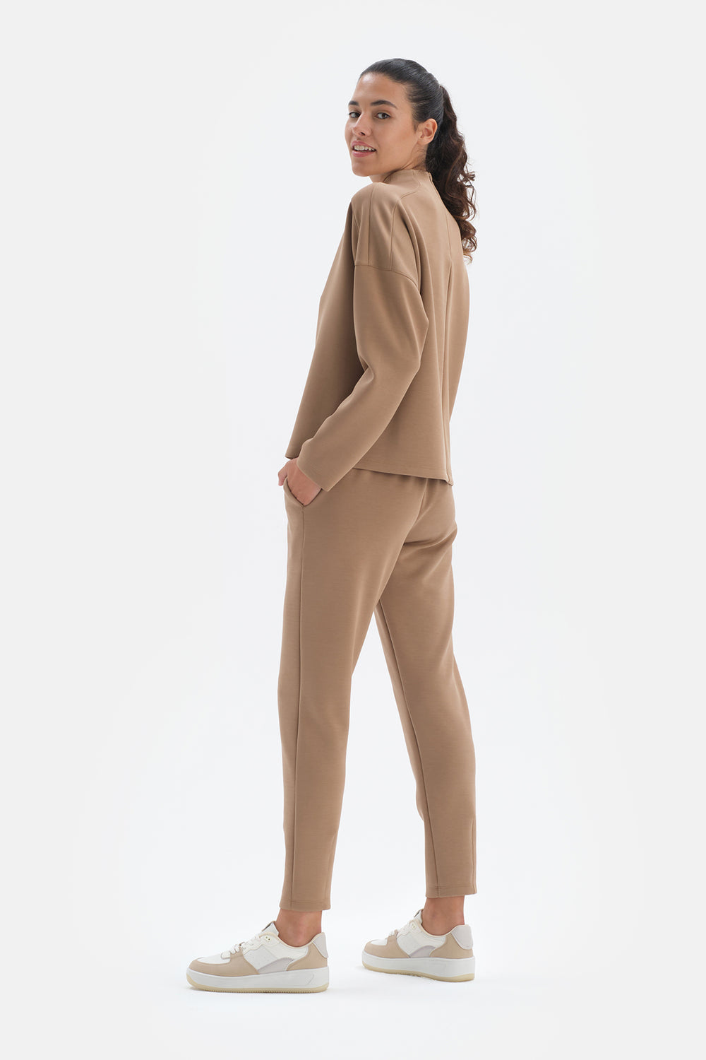 CAMEL SWEATSHIRT