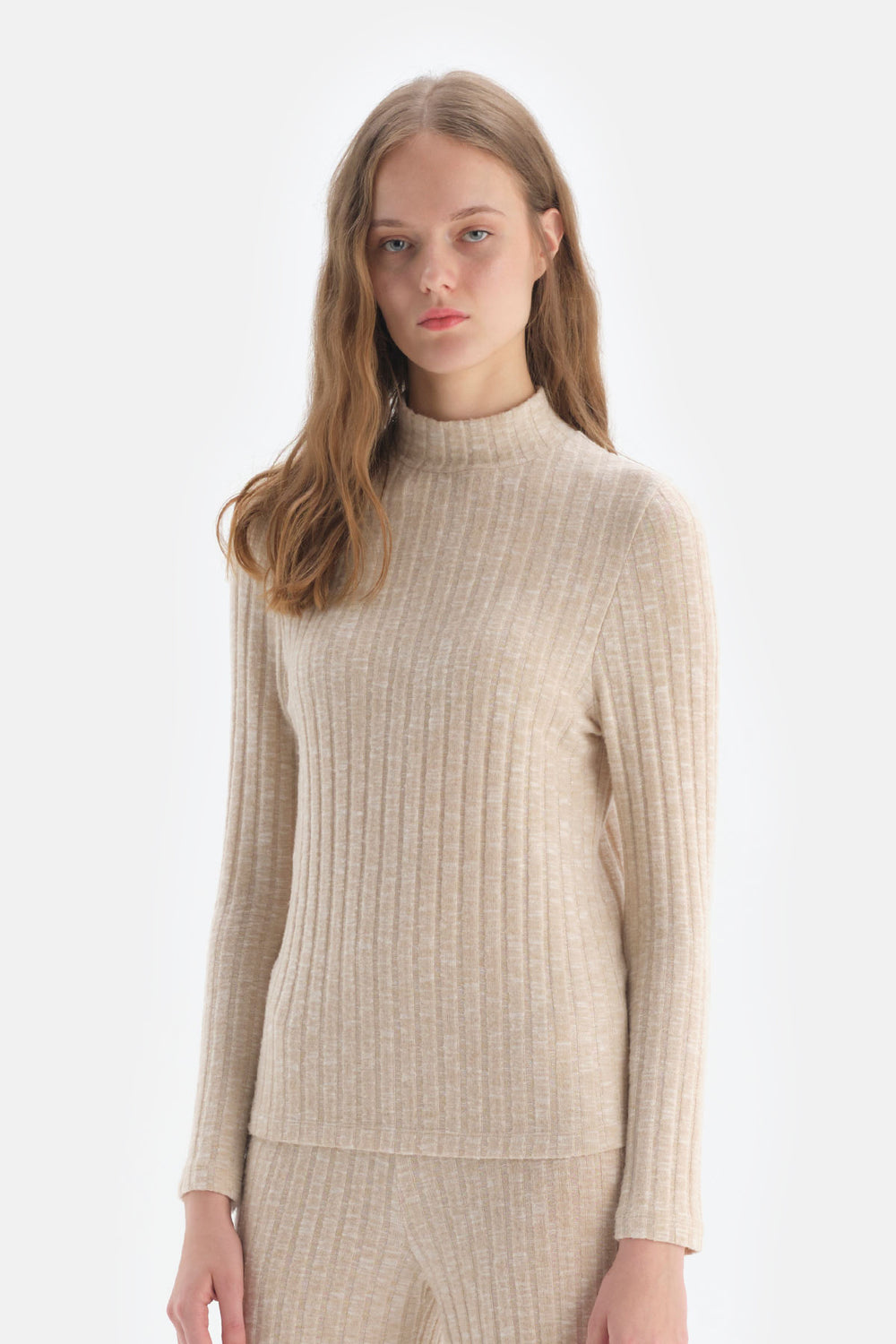 BEIGE BLOUSE