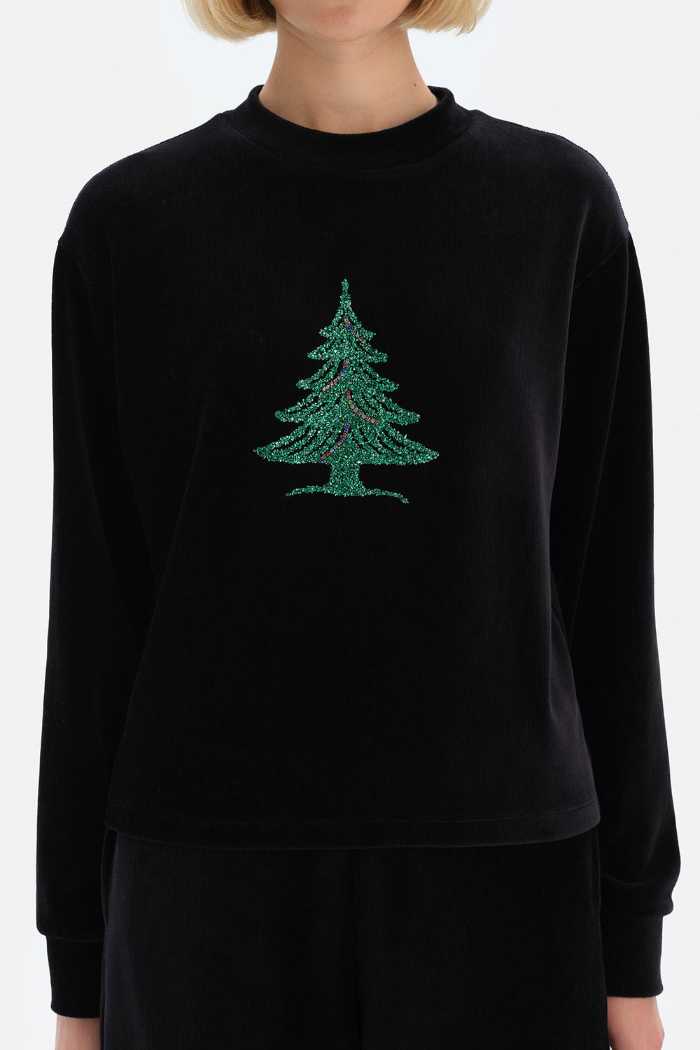 BLACK SWEATSHIRT