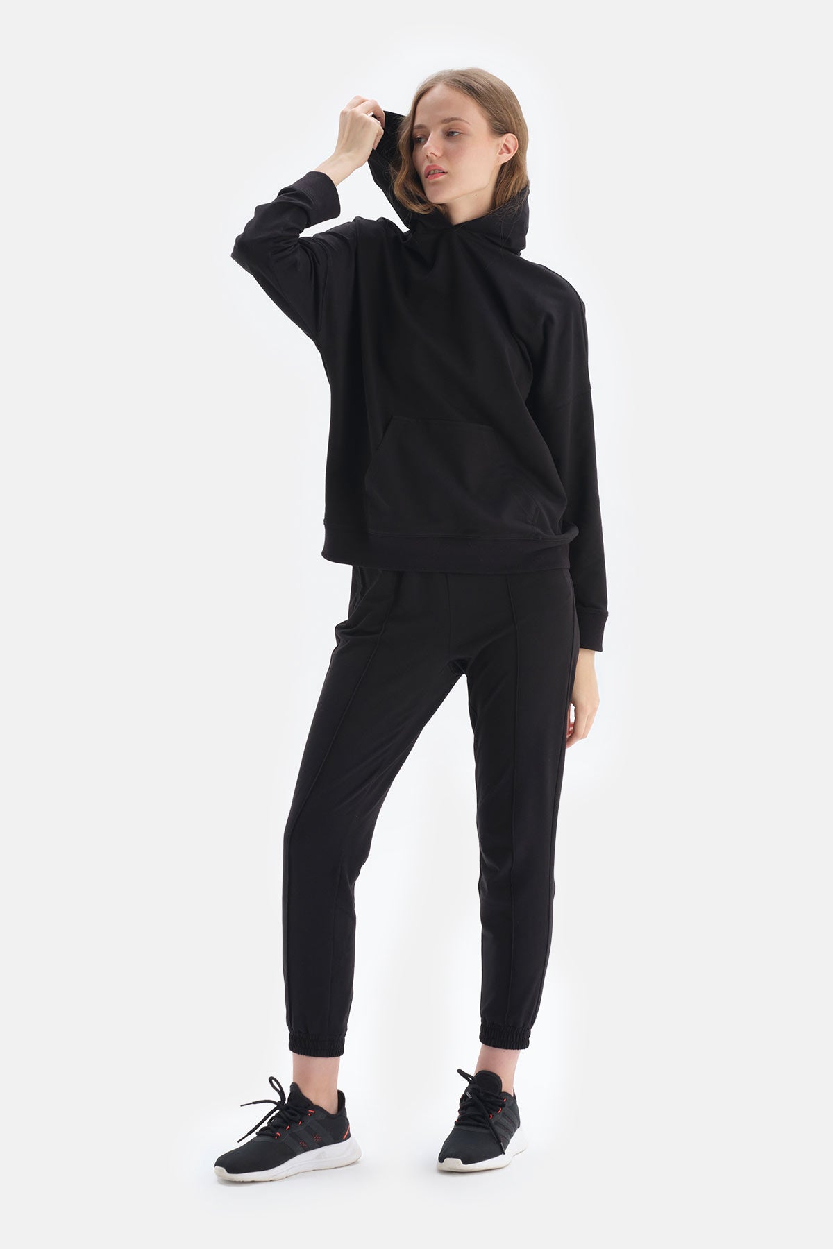 BLACK PANTS