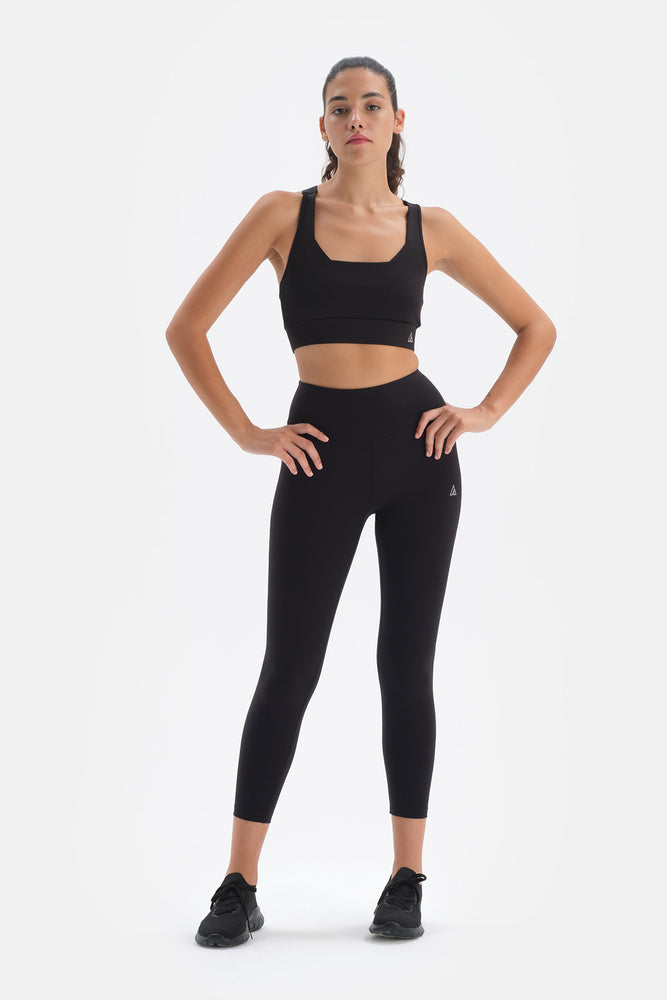 BLACK LEGGINGS