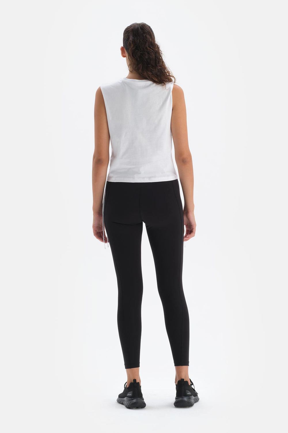 BLACK LEGGINGS