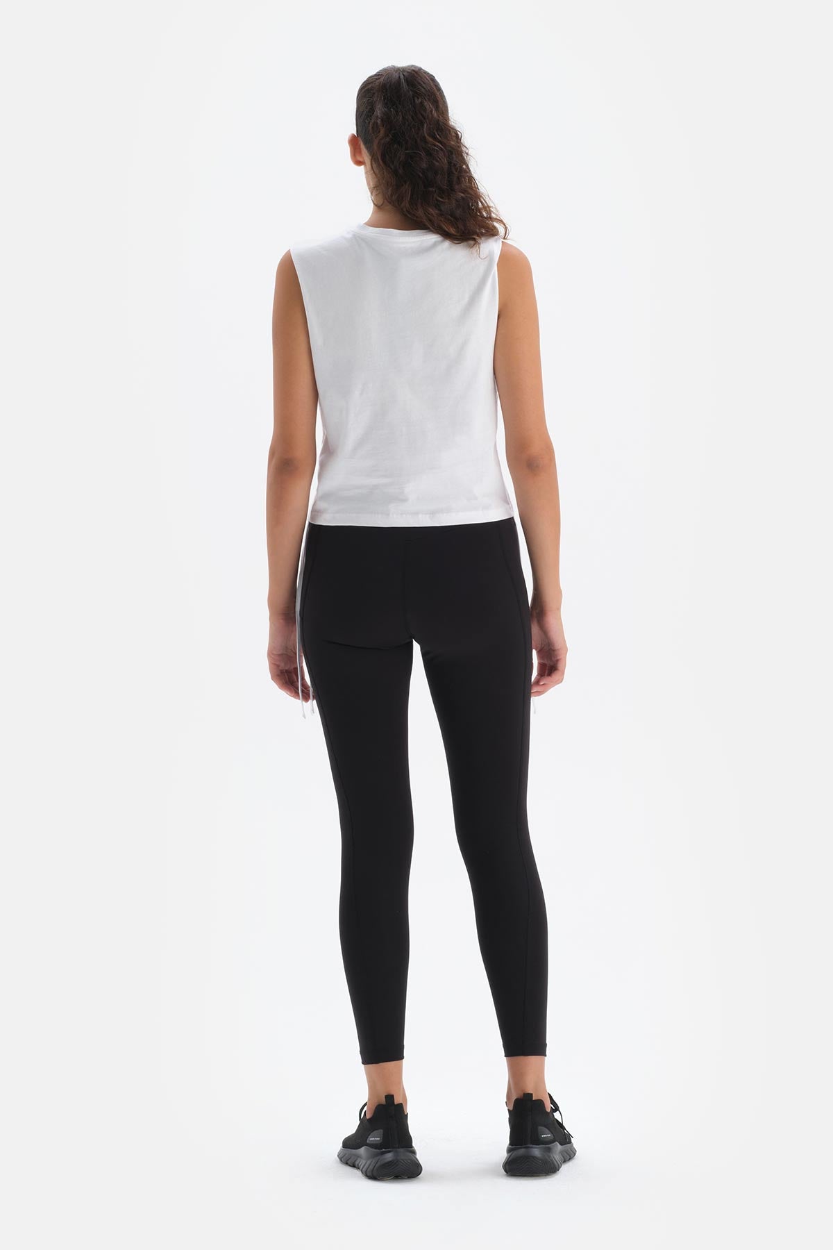 BLACK LEGGINGS