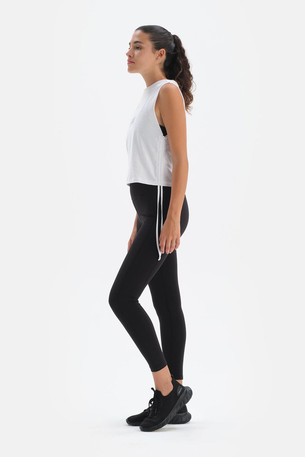 BLACK LEGGINGS