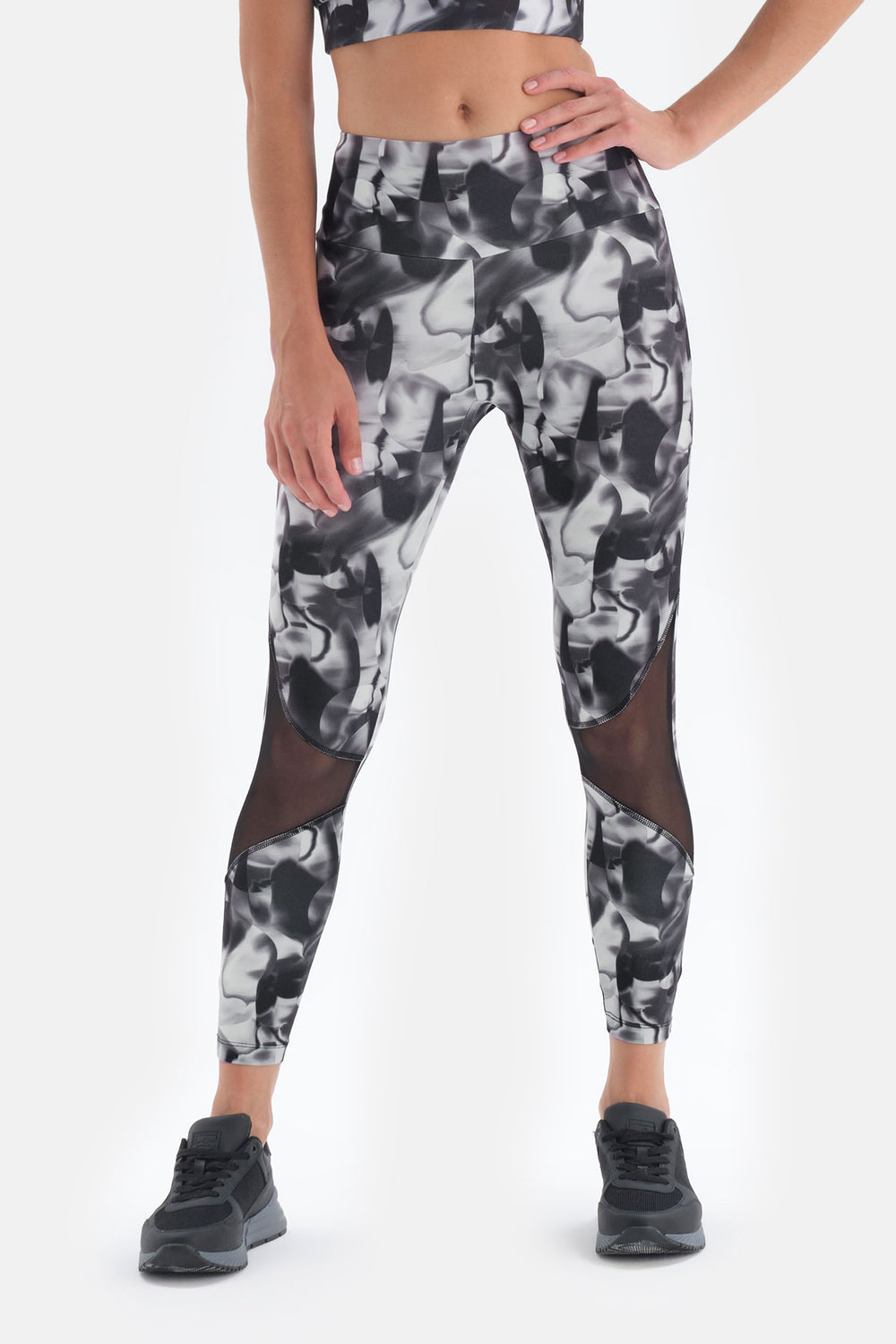 BLACK LEGGINGS