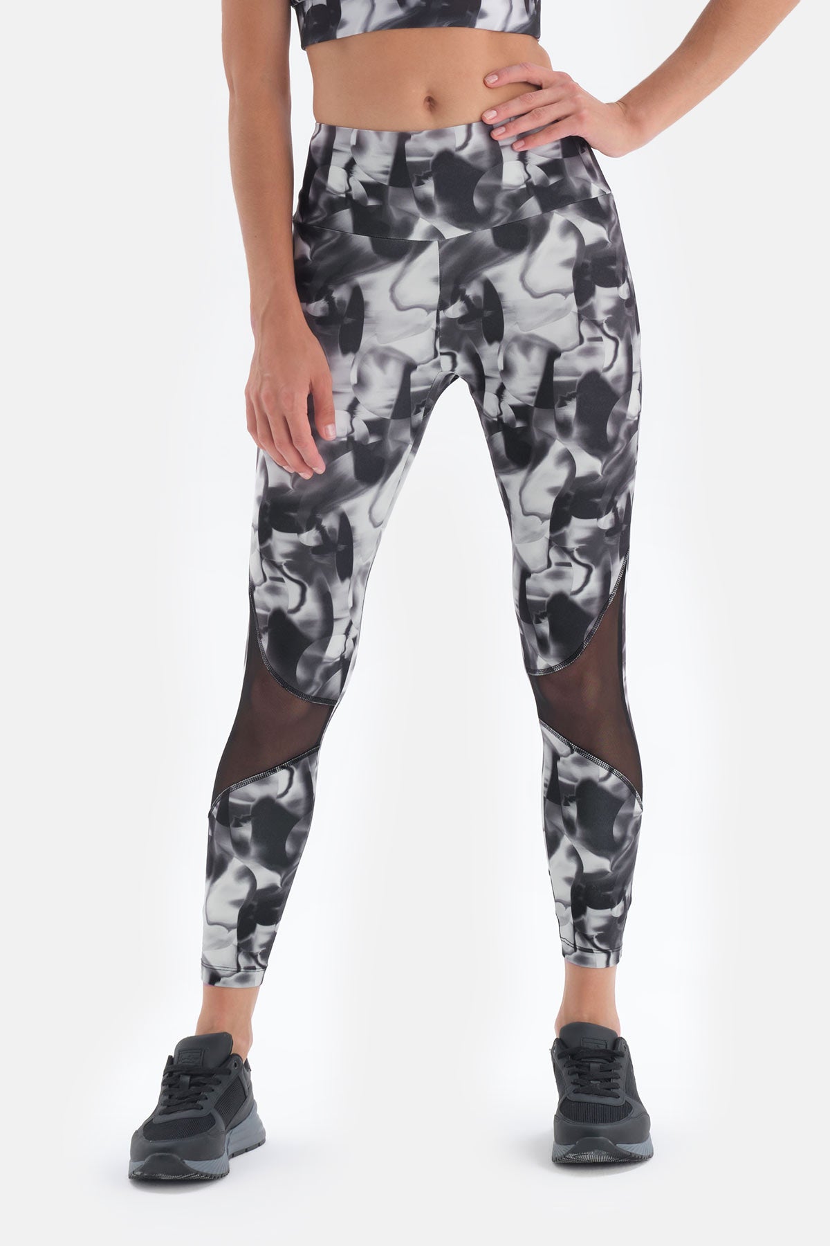 BLACK LEGGINGS