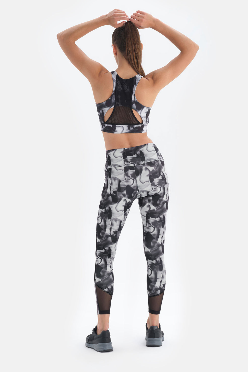 BLACK LEGGINGS