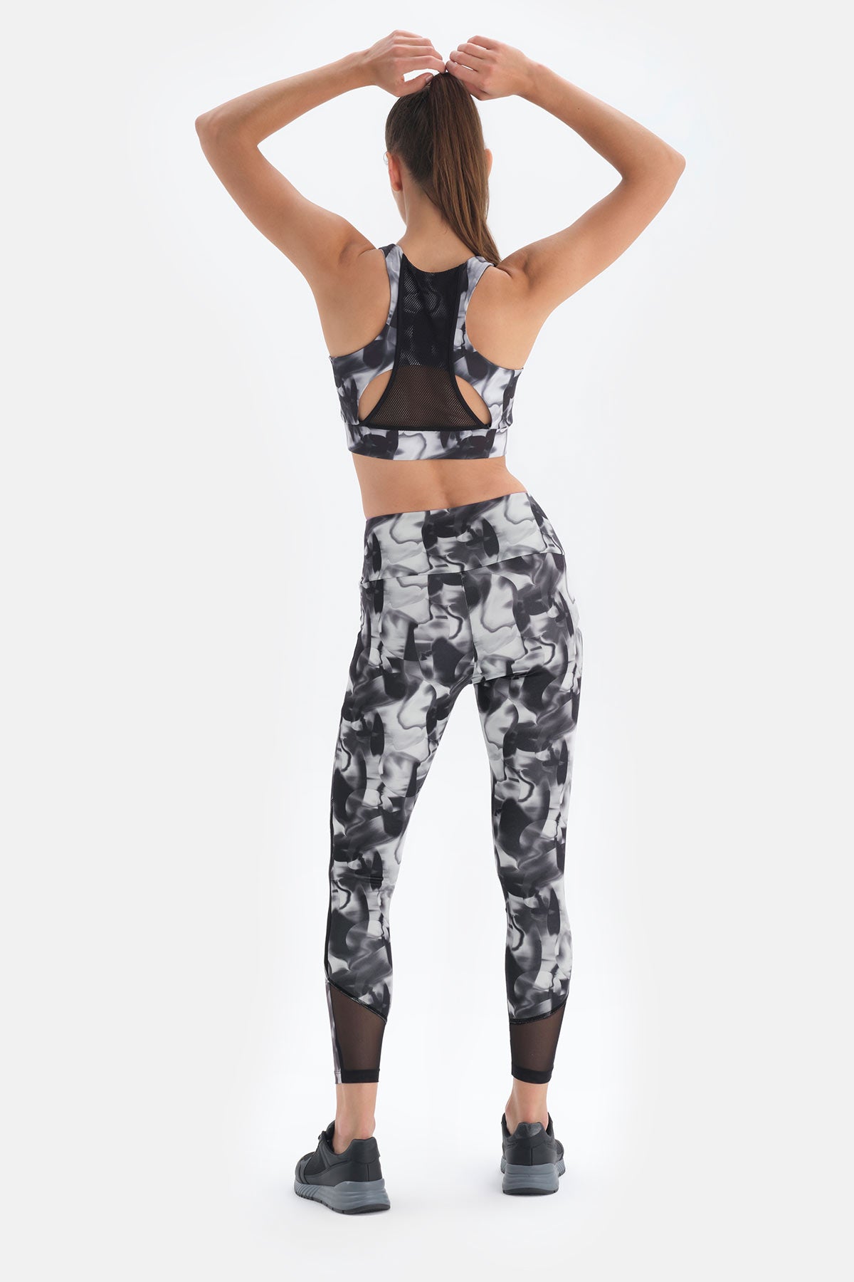 BLACK LEGGINGS