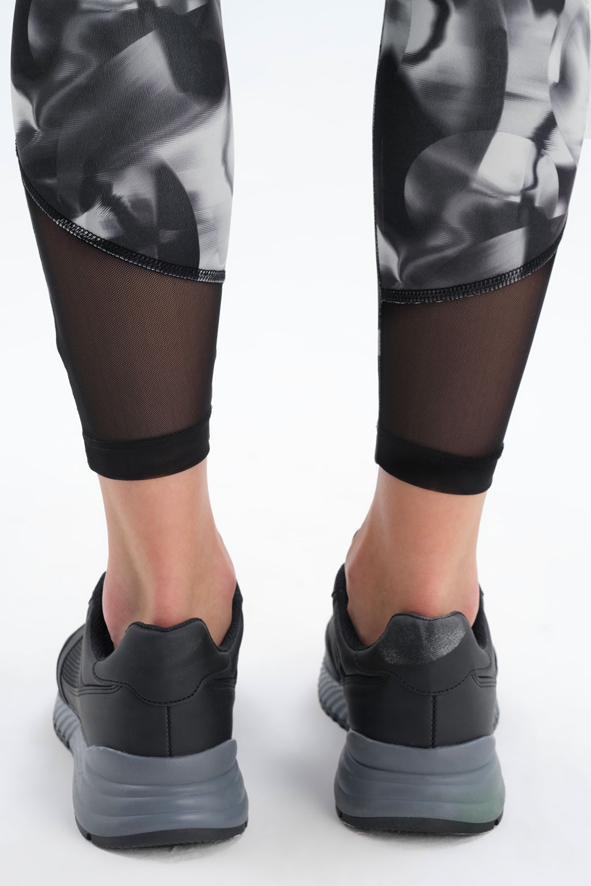 BLACK LEGGINGS