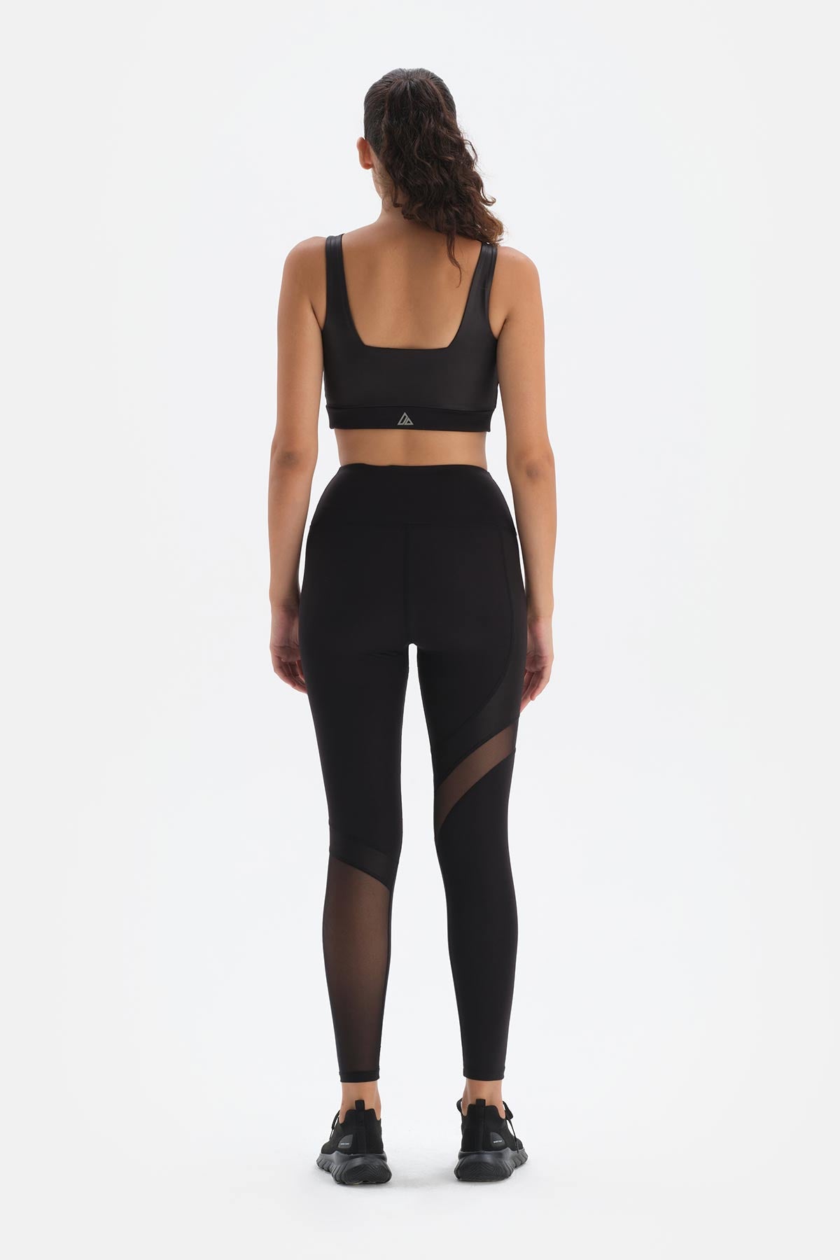 BLACK LEGGINGS