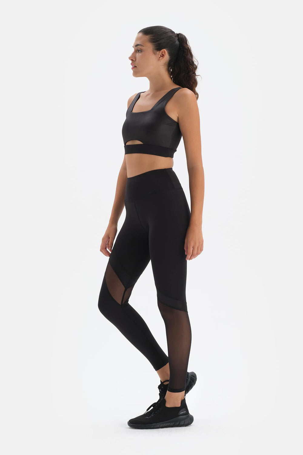 BLACK LEGGINGS