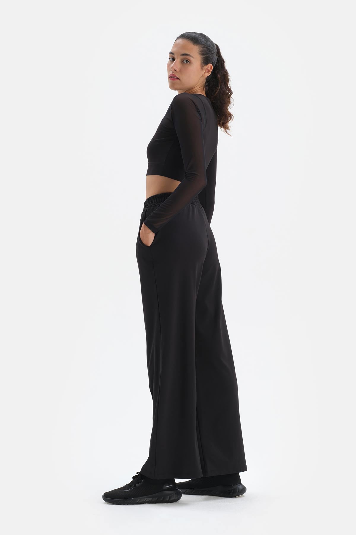 BLACK PANTS