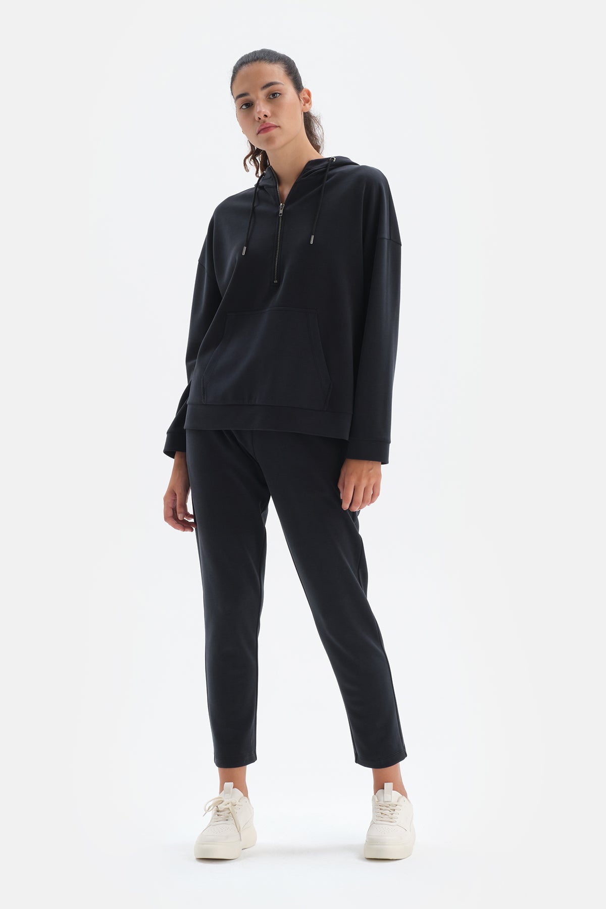 BLACK PANTS