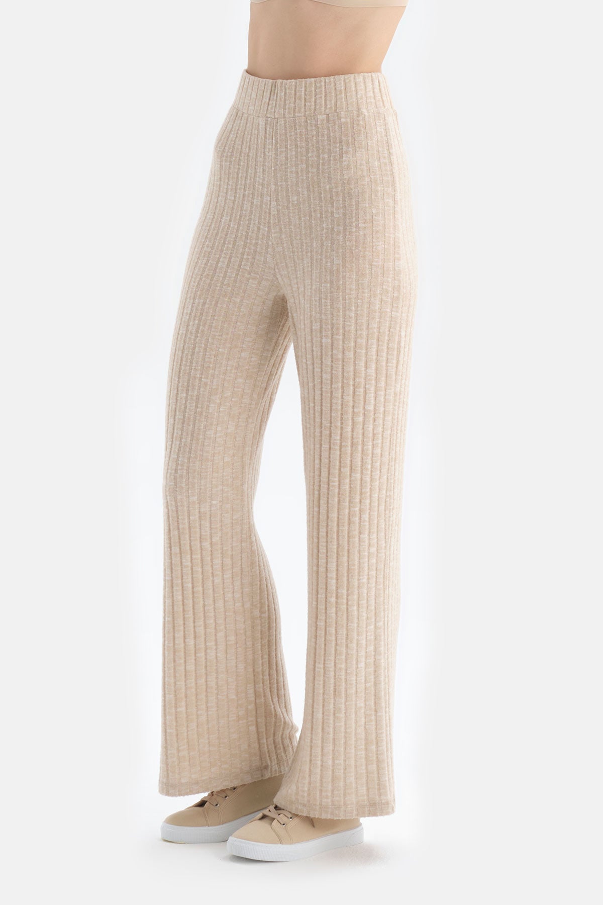 BEIGE PANTS