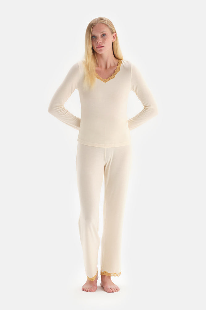 BEIGE PYJAMA SET