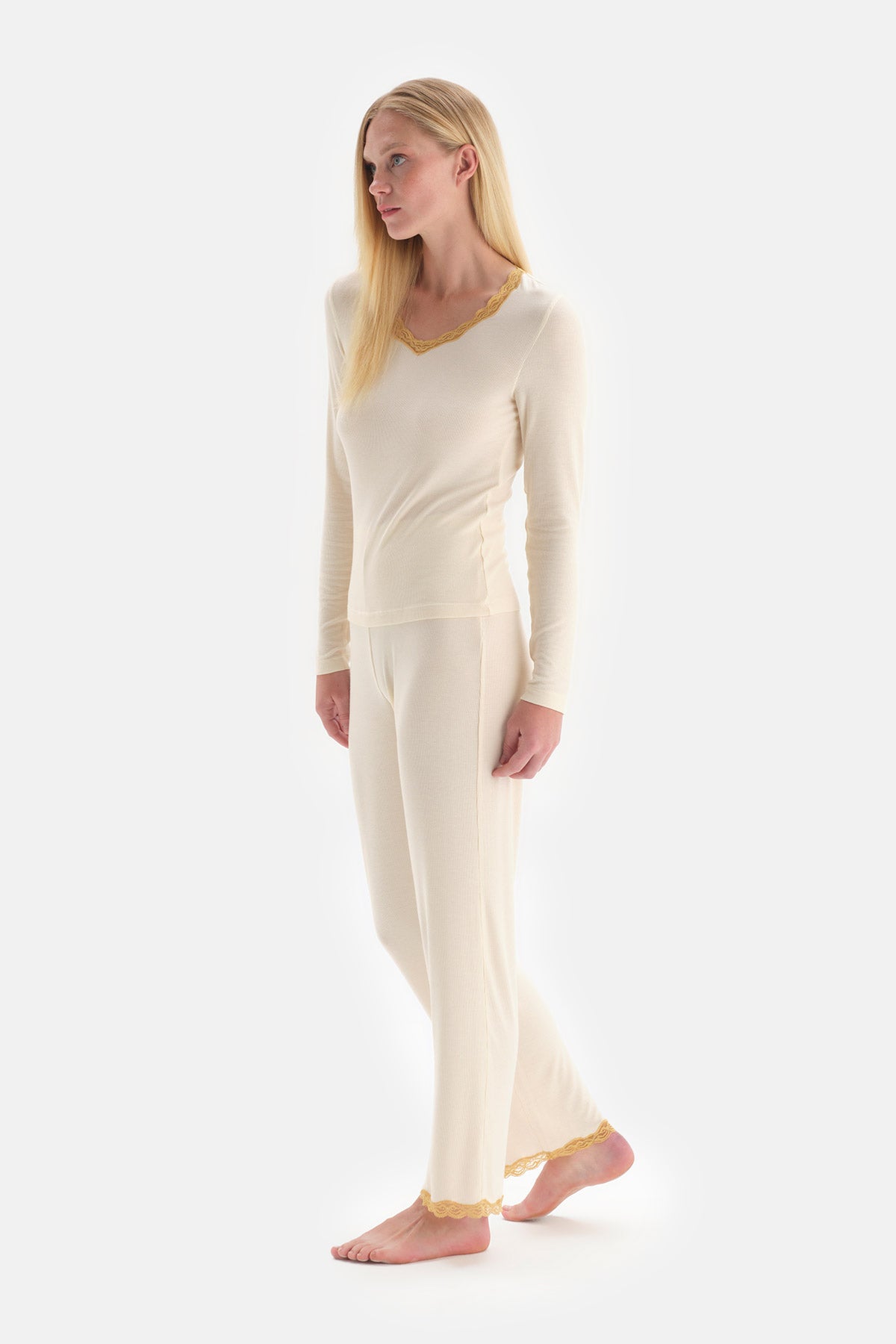 BEIGE PYJAMA SET