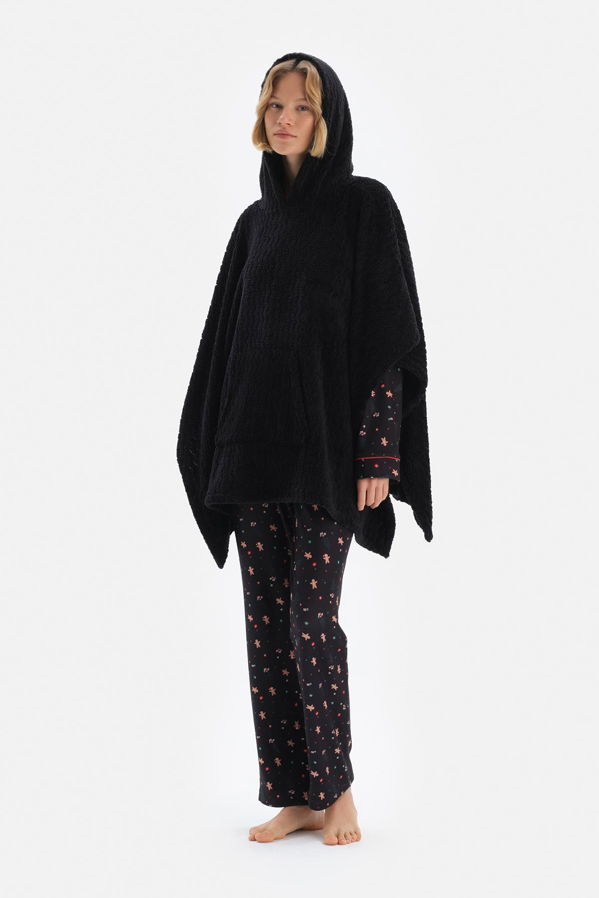 BLACK ROBE