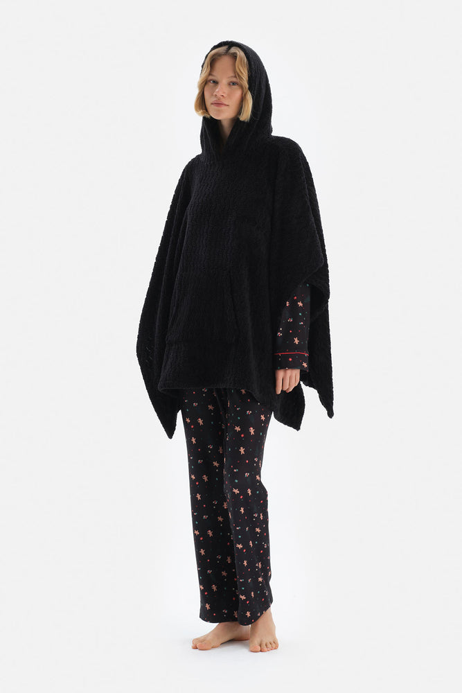 BLACK ROBE